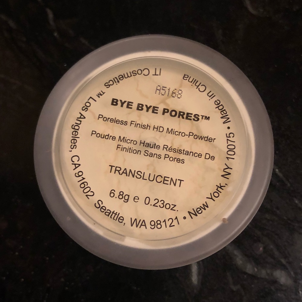IT Cosmetics Bye Bye Pores Translucent Powder